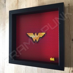 LEGO Wonder Woman Minifigure display frame Side View