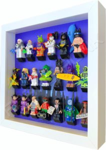 FRAME PUNK city display frame compatible with LEGO Batman minifigures series 1&2 (white) with series 2 minifigures, side view
