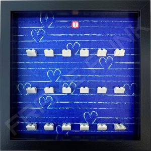 FRAMEPUNK black display frame compatible with LEGO Disney Minifigures Series 1 (Heart)