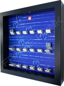 FRAMEPUNK black display frame compatible with LEGO Disney Minifigures Series 2 (Heart) Side View