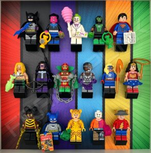 FRAMEPUNK display showing the Lego DC Minifigures Series option 2