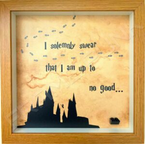 FRAMEPUNK display compatible with single LEGO Harry Potter minifigure (Oak)