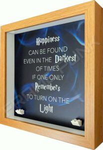 FRAMEPUNK display compatible with two LEGO Harry Potter minifigures (Oak) Side view