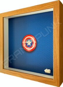 FRAMEPUNK superhero display compatible with single LEGO Captain America minifigure (Oak) Side view