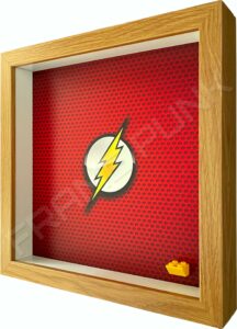 FRAMEPUNK superhero display compatible with single LEGO Flash minifigure (Oak) Side view