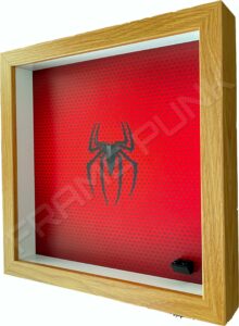 FRAMEPUNK superhero display compatible with single LEGO Spiderman minifigure (Oak) Side view
