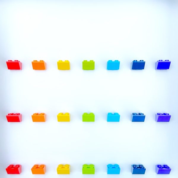 FRAMEPUNK Rainbow LEGO Minifigures Display, can hold 21 Lego minifigures