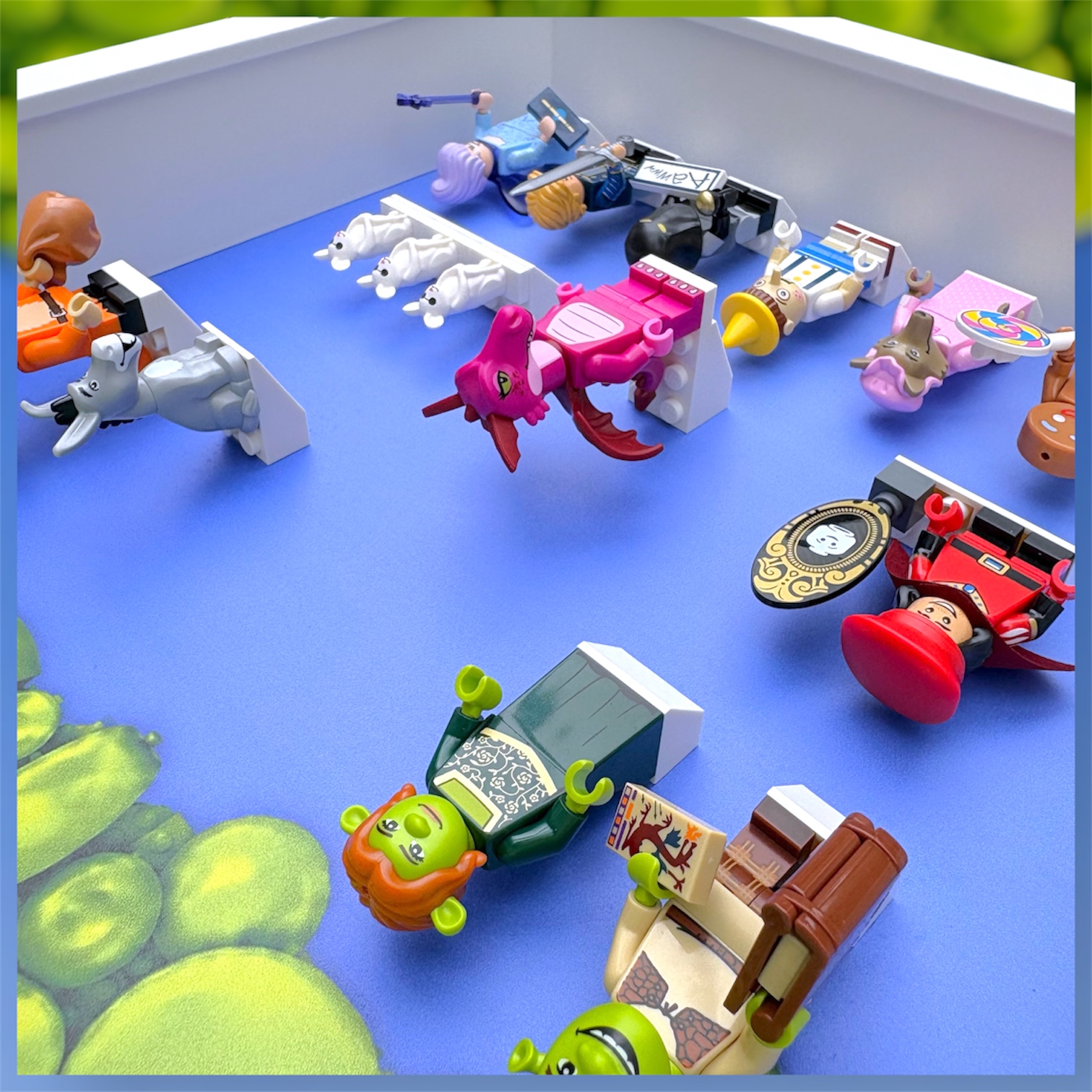 FRAMEPUNK Lego Shrek Minifigures Series (71053) Display White Frame with minifigures, depth view